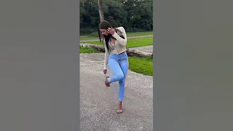 These Fit Jeans look beautiful on this girl #shorts