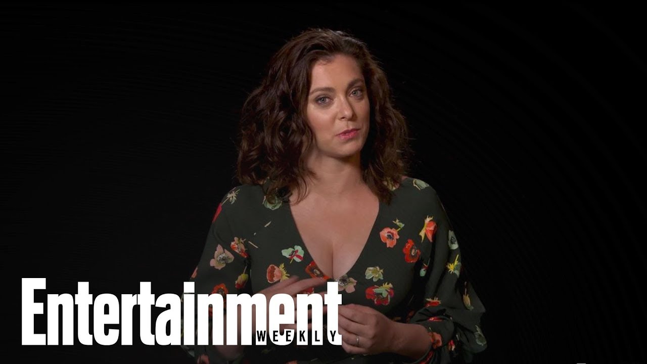 Rachel Bloom Sums Up All Of 'Crazy Ex-Girlfriend' In 30 Seconds 