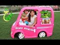 Maria clara e jp andam no carro de brinquedo para piquenique radical  barbie car camping adventure