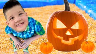 🎃 Jack-O-Lantern Pumpkin Patch Fun with Caleb! Picking Out the Perfect Pumpkins with Mom and Dad!