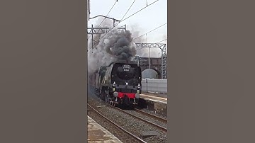 Tangmere Smokes through Oxenholme at Speed! #steam #train #railway #shorts
