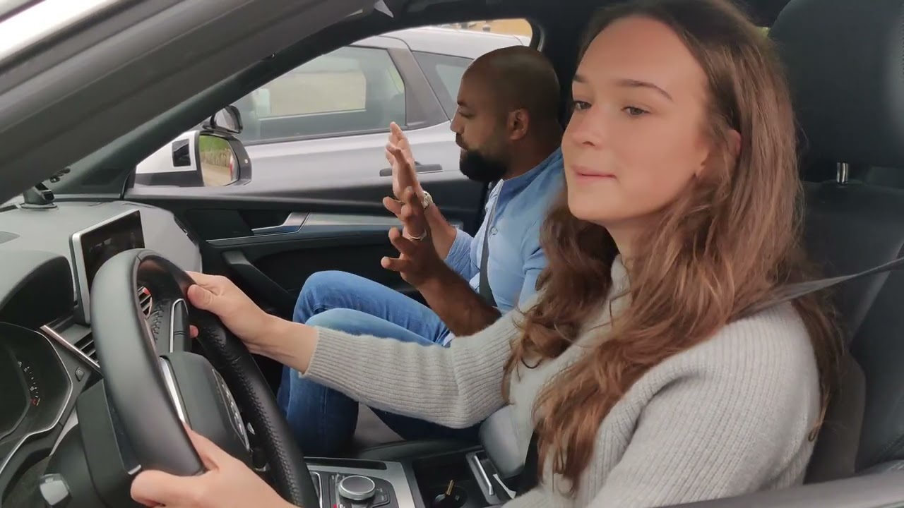 Hvordan laver man en parallelparkering?? -Læs evt. beskrivelsen