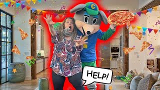 CHUCK E CHEESE CRASHED OUR PIZZA PARTY