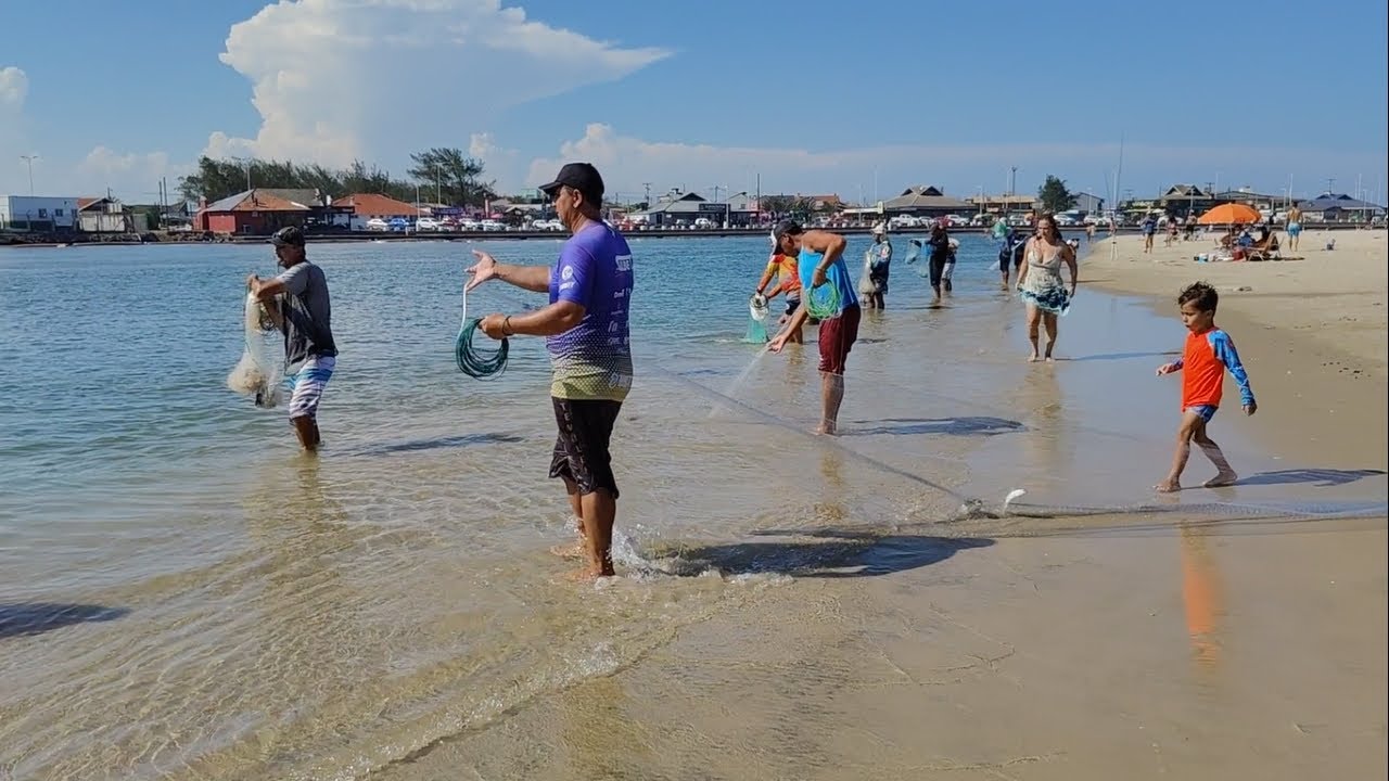 Pescarias de tarrafas, 04-02-25, Barra, Tramandaí. Peixes pequenos. 