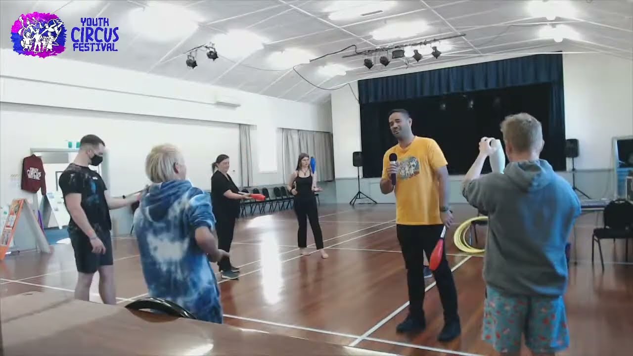 Youth Circus Festival 2022 - Juggling with Laserkiwi's Degge and Zane!