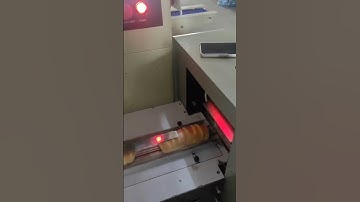 Bread packing machine