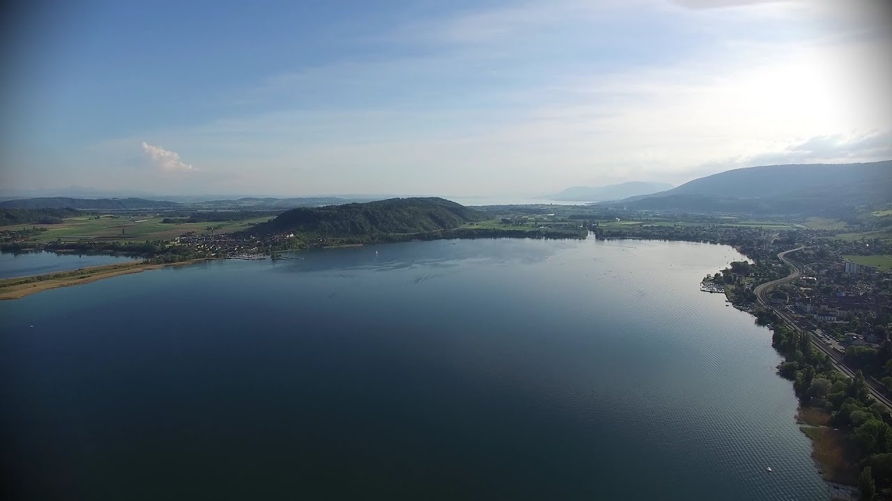 Neuchâtel et ses environs vu par un drone en 4k !