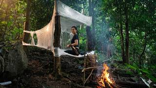 Improvised Rain Shelter Survival Hack Using Plastic Wrap to Stay Dry in Heavy Storm Conditions