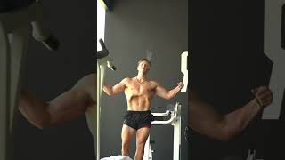 Alphaland Posing #matthewscriv #gymvlogs #bodybuilding