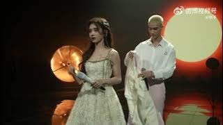 Download lagu Ju Jingyi and INTO1 Mika「晚风告白 • Evening Breeze Confession」 behind-the-scene for Kuaishou 1001 Nights