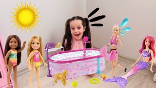 Barbie Videoları!Ada Barbie Oyuncakları İle Oynuyor!Barbie Havuz Videosu,Barbie Kız Evcilik Videosu.