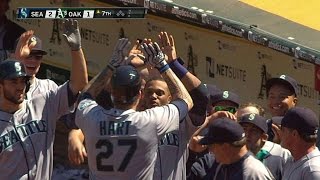 Hart connects on a homer to go back-to-back