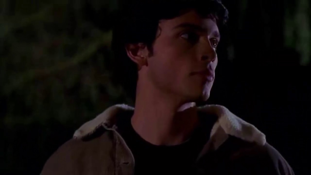 hd wallpaper for pc El Anciano Harry ataca a Martha Kent - Smallville Temporada 1 Cap.6