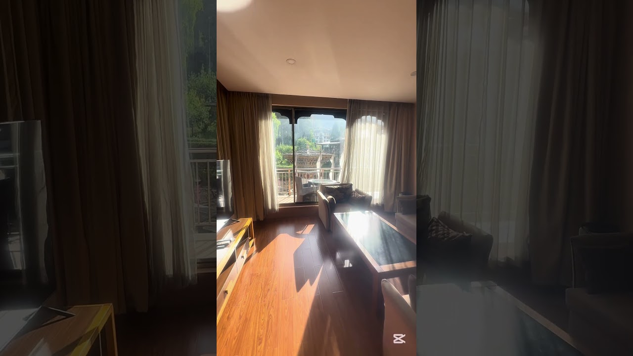 Only rooms with view, great space and bathrooms for more than just a shower. 