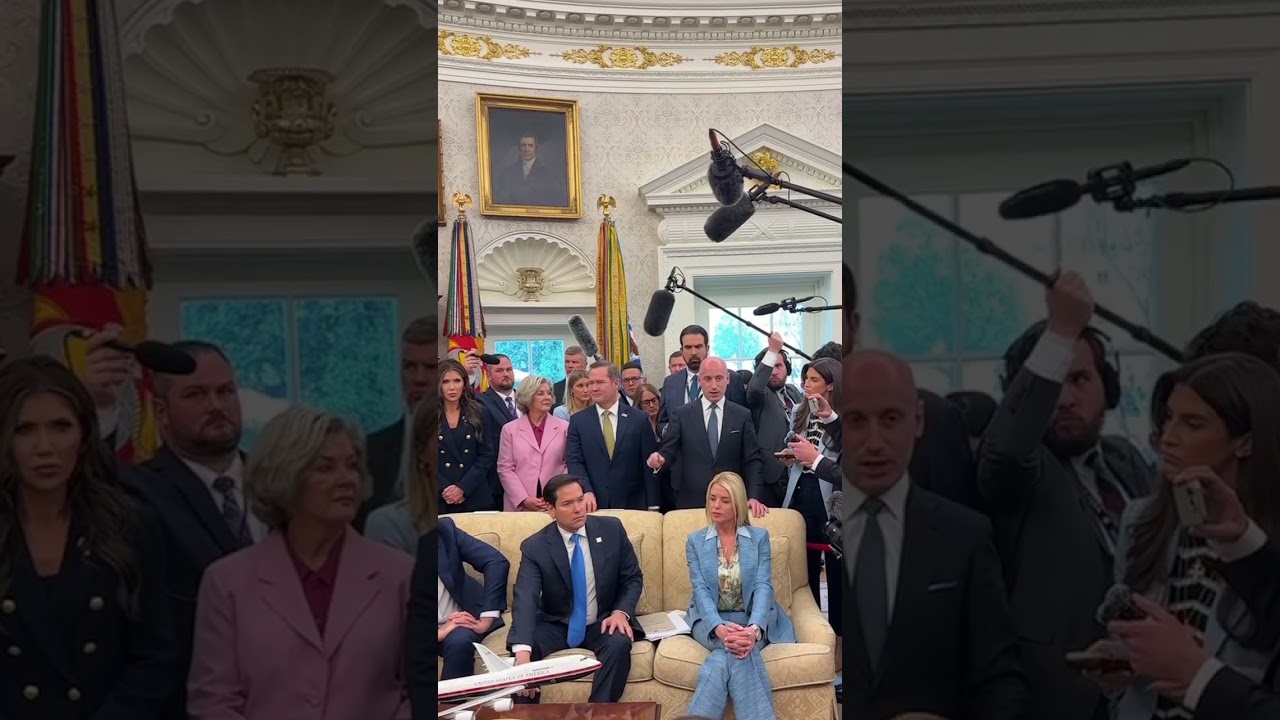 Donald Trump meets with Nayib Bukele at the White House