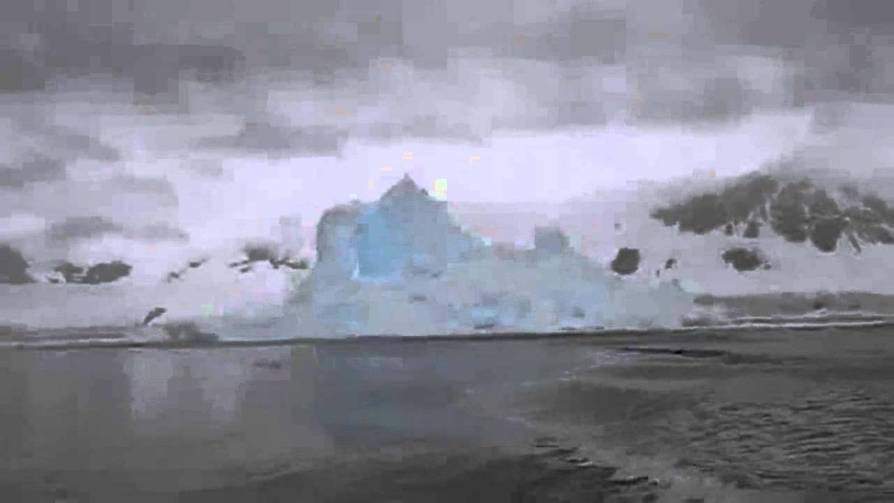 UN ICEBERG SE DERRUMBA EN LA ANTARTIDA 2012 - YouTube