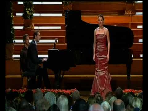 Elizabeth Bailey sings "Do not go,my love" by R. H...