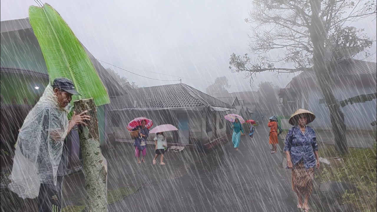 Heavy Rain Thunder and Strong Winds | Walking in Heavy Rain hit ...
