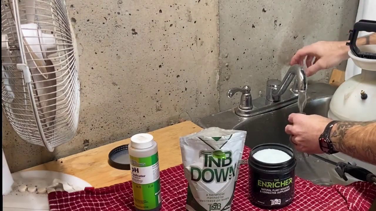 West Coast Croppers Adding TNB Naturals The Enricher to Mars Hydro 3x3 tent and Mars Hydro TS1000