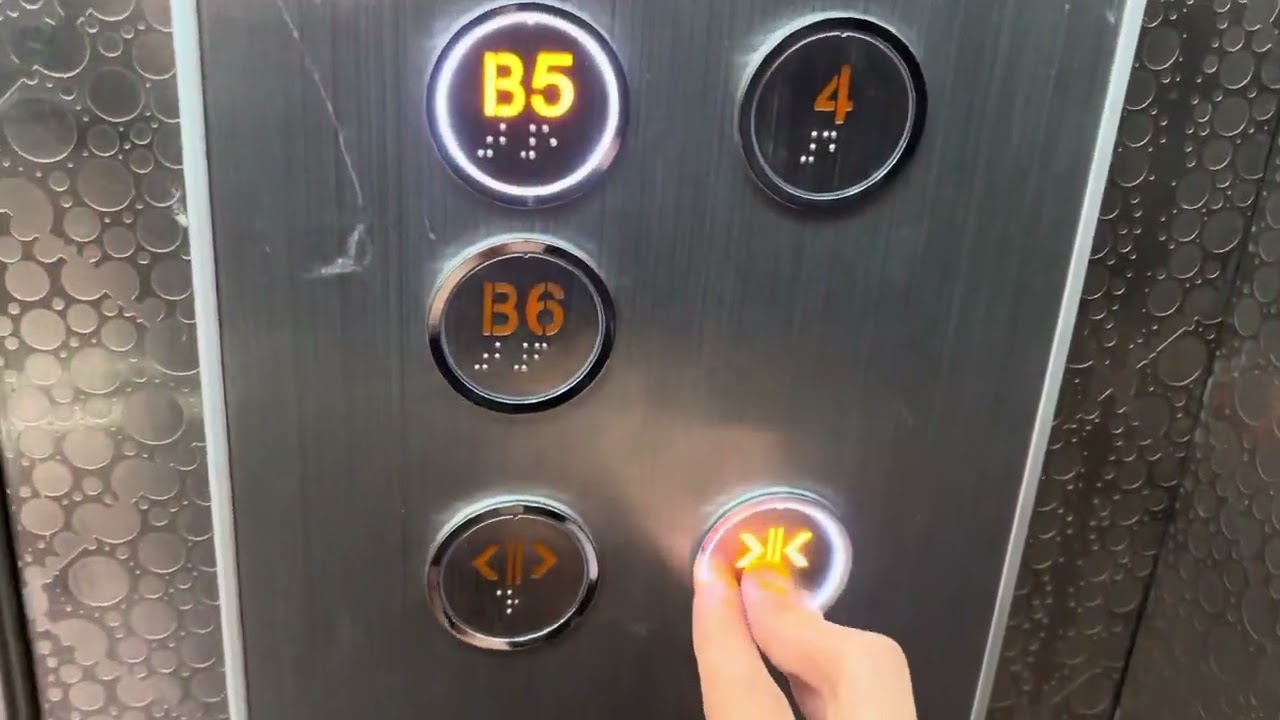 경기도 고양시 일산동구 중앙로 1206 (마두동) 뉴코아아울렛일산점 구.동양엘리베이터 조기리모델링 및 층별안내도 교체후 탑사기(9호기)