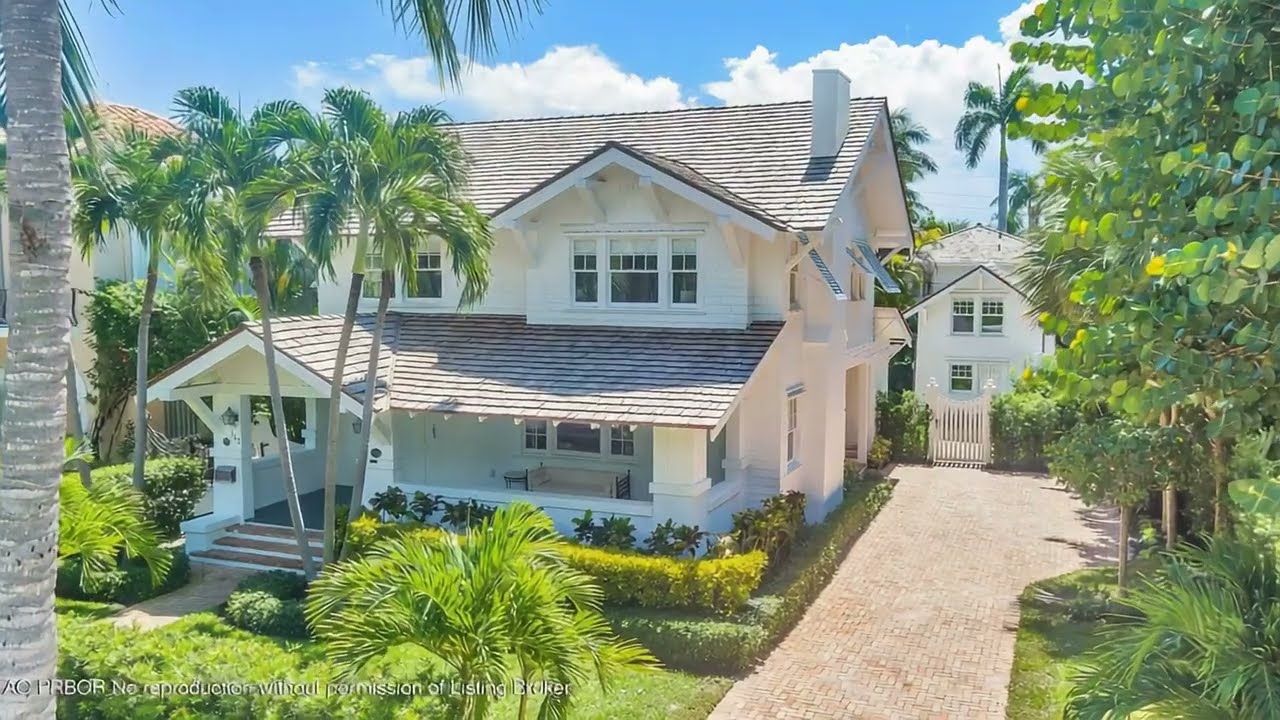 Tour This AMAZING Palm Beach Bungalow Steps From the Ocean