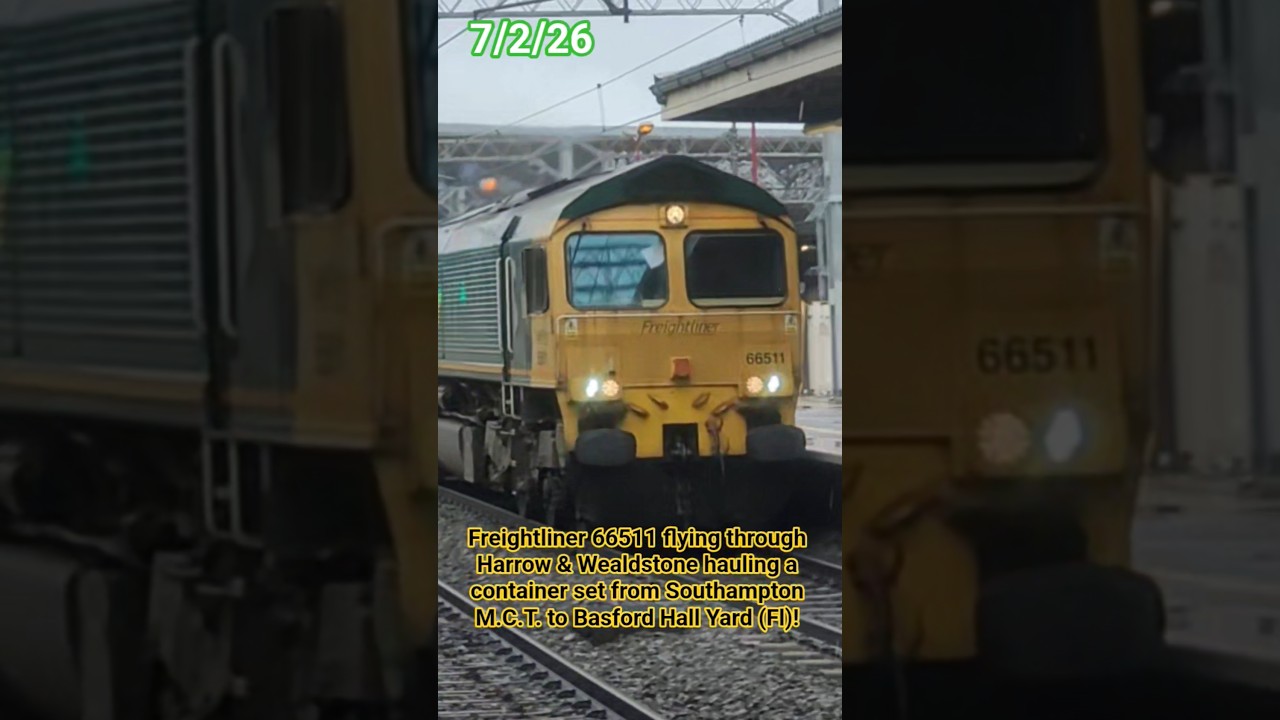 FL 66511 flying through with a small container train!! 