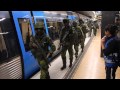 Livgardet åker tunnelbana / Swedish Life Guards on metro exercise