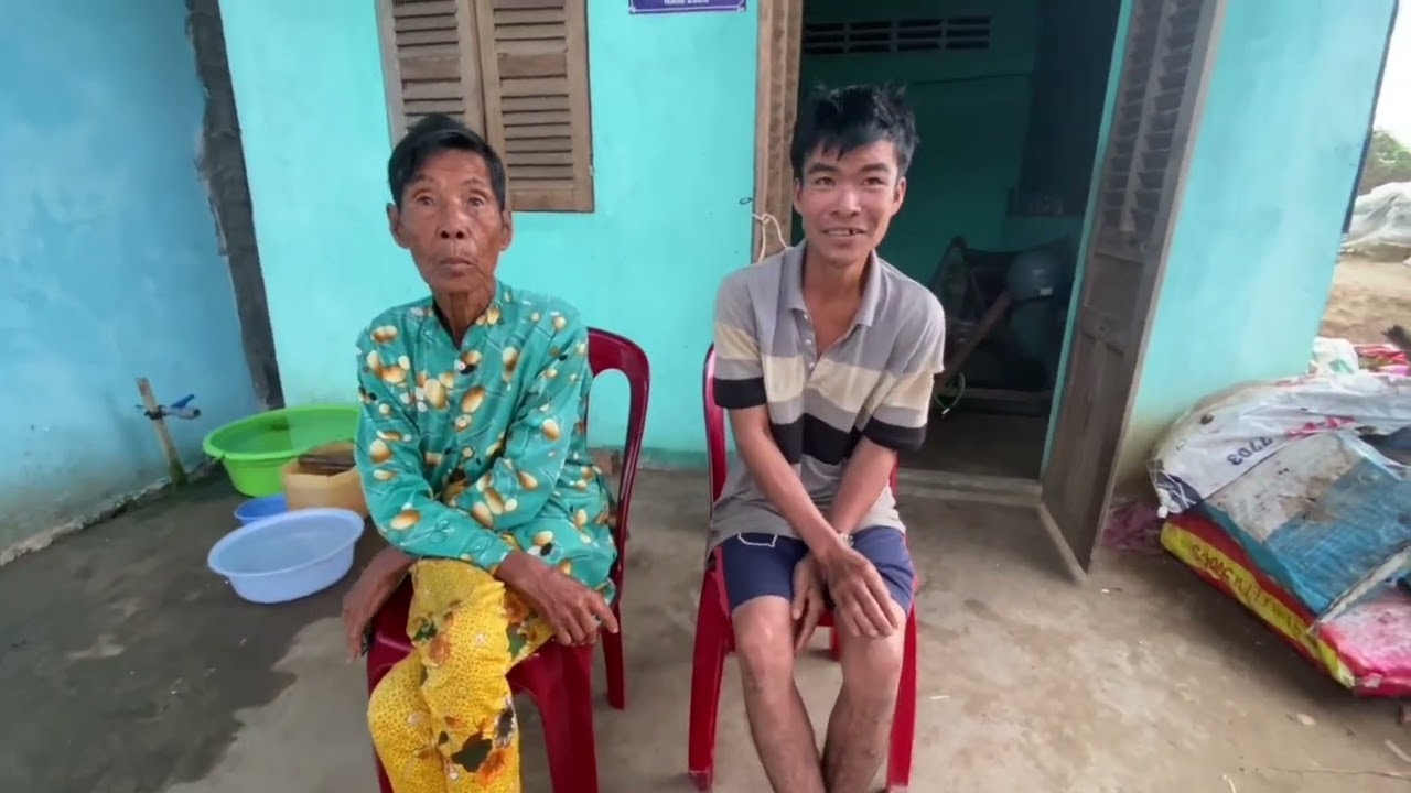 Cô tư với anh hận đàn bàn việc gì đấy #u75 