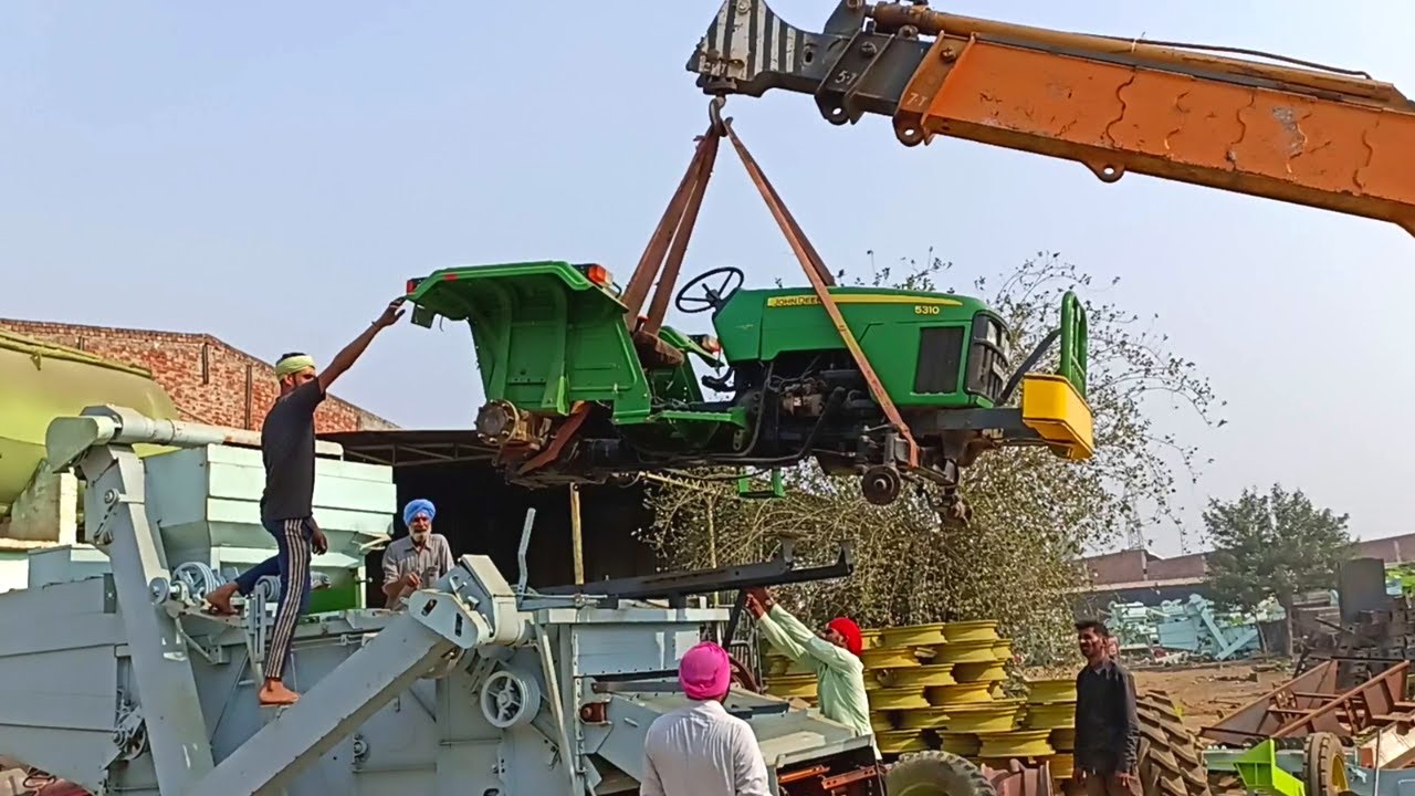 Tractor Mounting on Harvester by Crane | Tractor Mounting by Lifter | Johan Deere Tractor Mounting