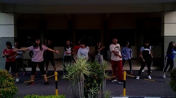 GOYANG TETEW | ANJING KACILI | TRIANGLE DANCE CREW | SMKN 1 SURABAYA