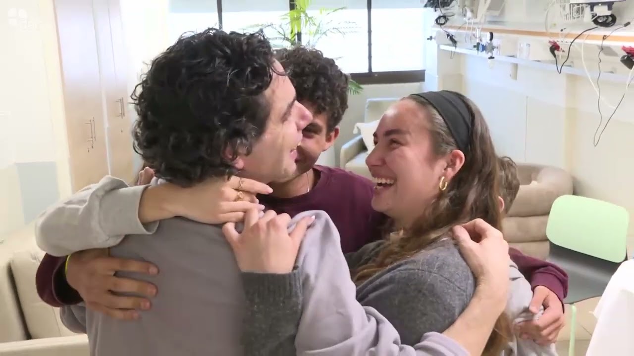 עופר קלדרון נפגש עם ילדיו