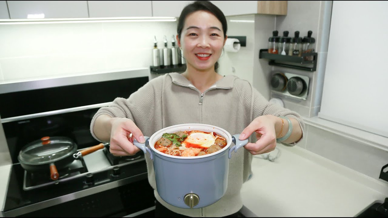 这个小电煮锅太实用了，煎鸡蛋、涮火锅，蒸馒头，方便的很 #生活技巧 #家居好物 #厨房用品 #美食教程 #家常菜