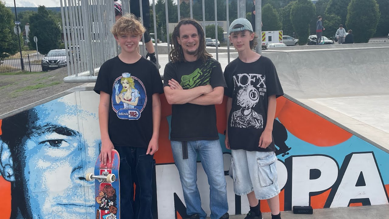 Skating!! WE MET CHIMPO!! 