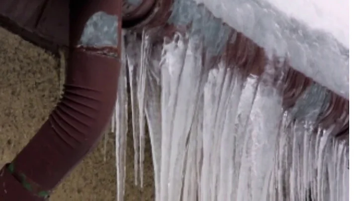 How To Fix Frozen Gutter Problem