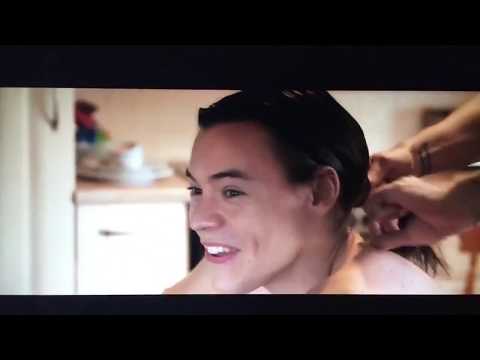 harry-styles-cutting-his-hair-2017