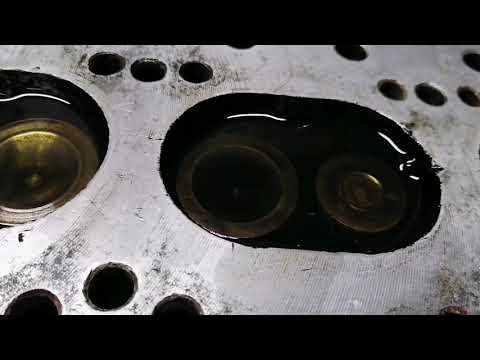 Копия видео "Газ 69 ремонт двигателя"