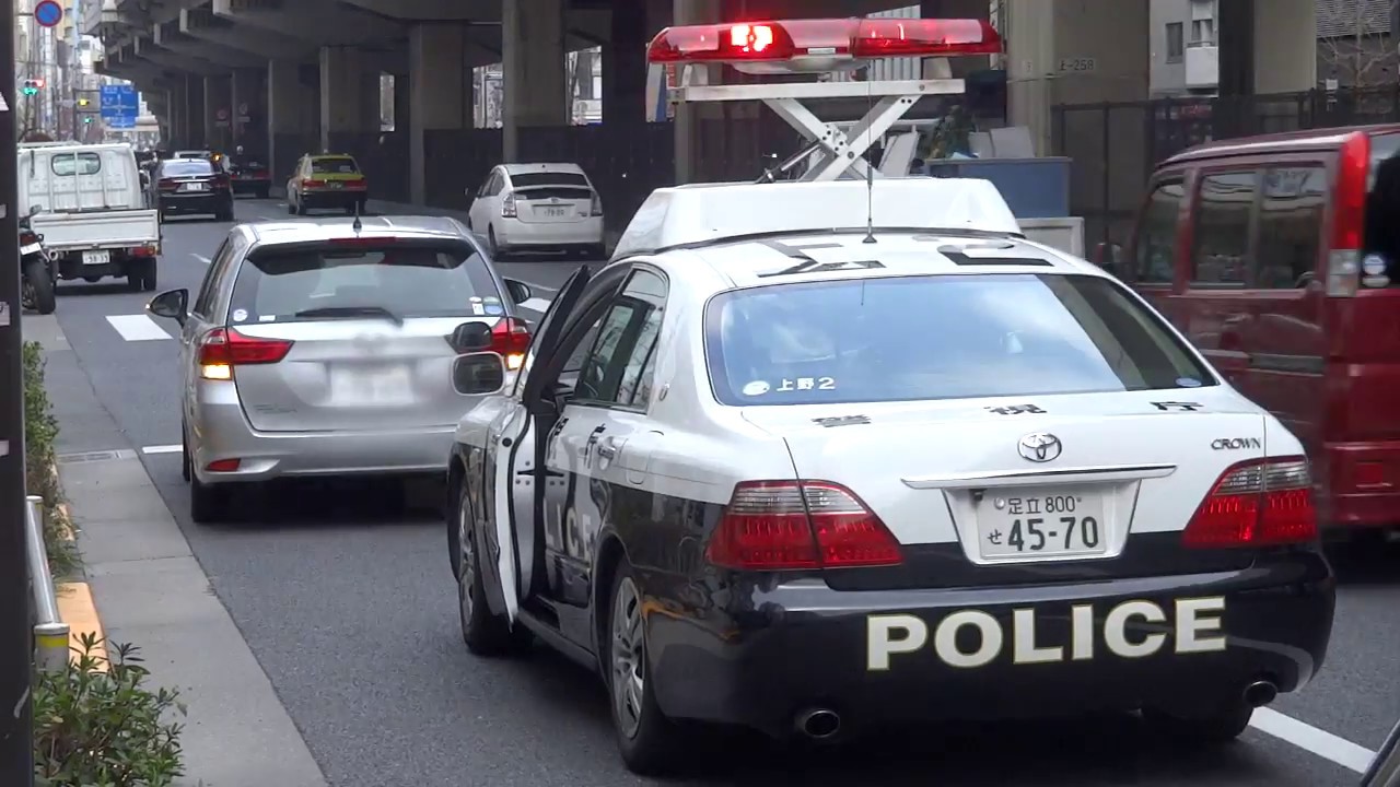 違反車を発見したパトカー追跡の瞬間 Youtube