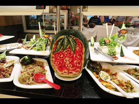 Чем кормят в