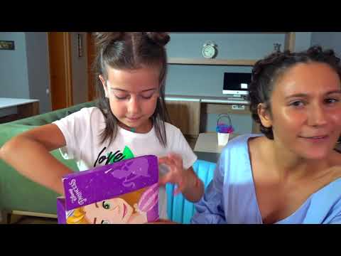 ემილია ავერსში ეარ–ვალის პროდუქციას ირჩევს