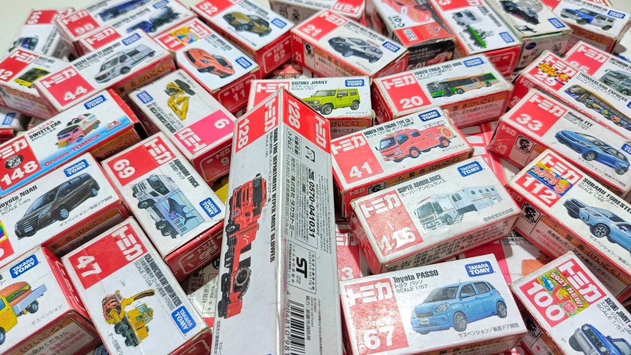 トミカミニカーが箱に盛り沢山!収納するよ。トミカのベストコレクションを動画でまとめました! -