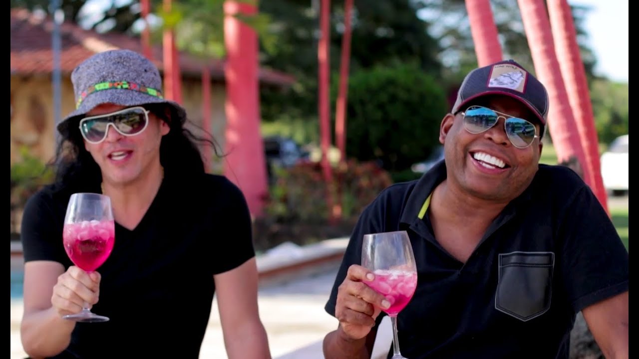 A LAS FIESTAS DEL TINO NO LLEGAN PATOS SINO ORNITORRINCOS