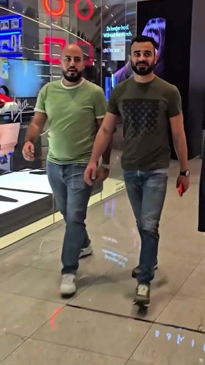 The hot atmosphere at Dubai Mall #cosplay #anime #كوسبلاي #lifeisbutadream #youtube #mutrahsouq