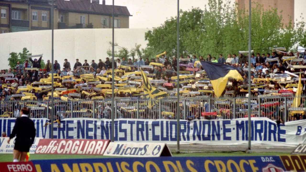 Montage Photo Ultras Brigate Modena FC - Curva Sud 1975 - Écharpe, Stickers Italie - Collection Foot