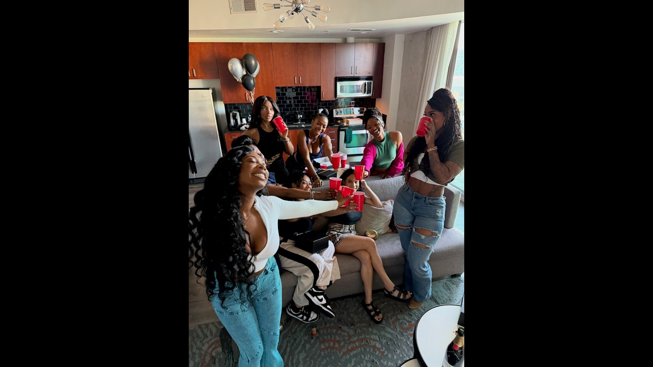 When Sunny and Domini bring shade to J Diva’s bright day!