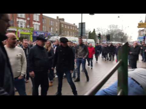 Millwall fan punches Spurs fan (4K)