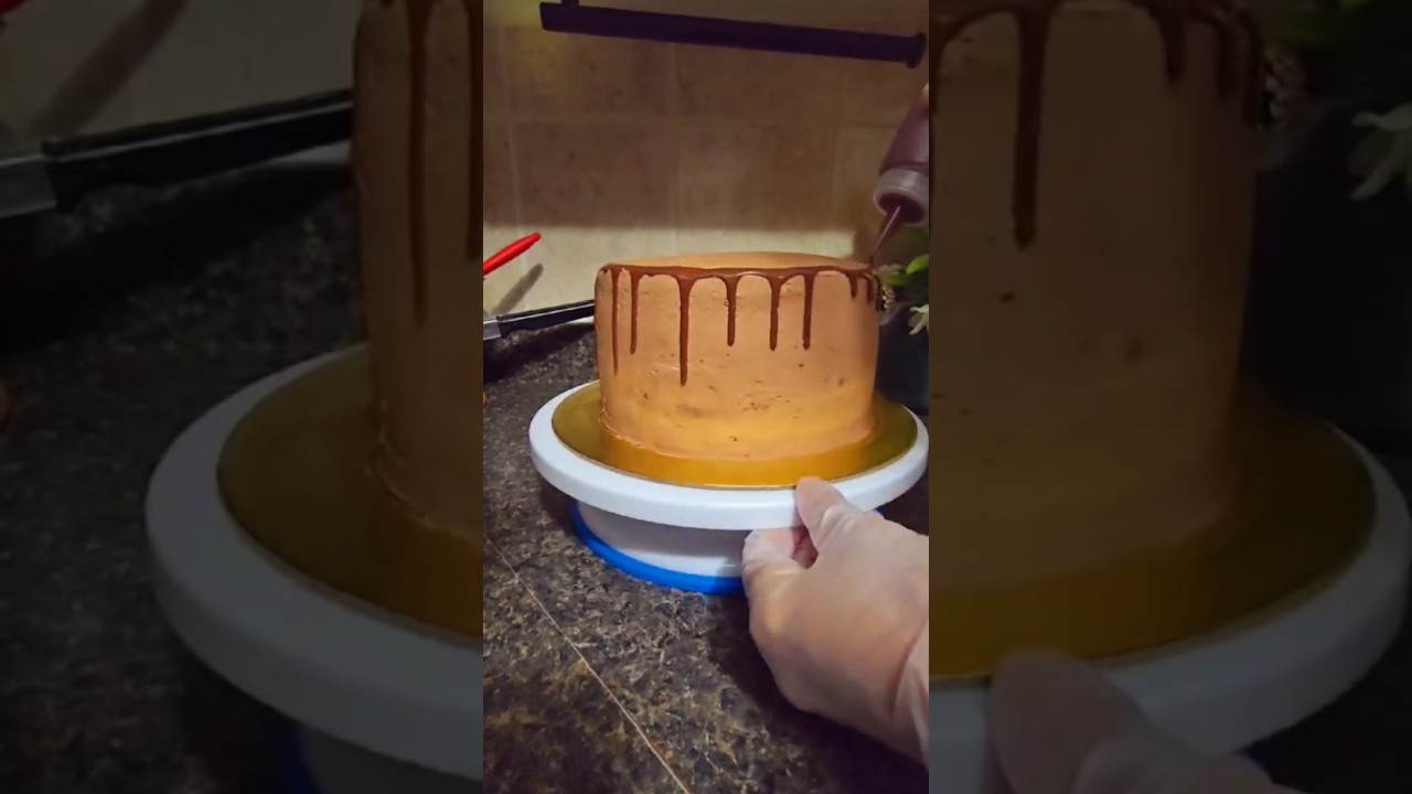 How to make Easy Chocolate Cake Drips! 
