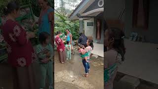 Download Lagu Gerebek abang sayur emak-emak Village banjarnegara Susana pagi Di pedesaan #masawan #shorts MP3