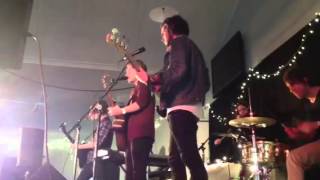 NEW EMPIRE - Arcoss the ocean (acoustic) LIVE under 18s gig in Melbourne Resimi