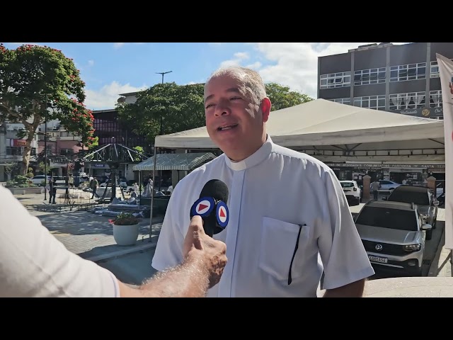 Praça de Santa Teresa ganha novo atrativo com instalação de carrossel