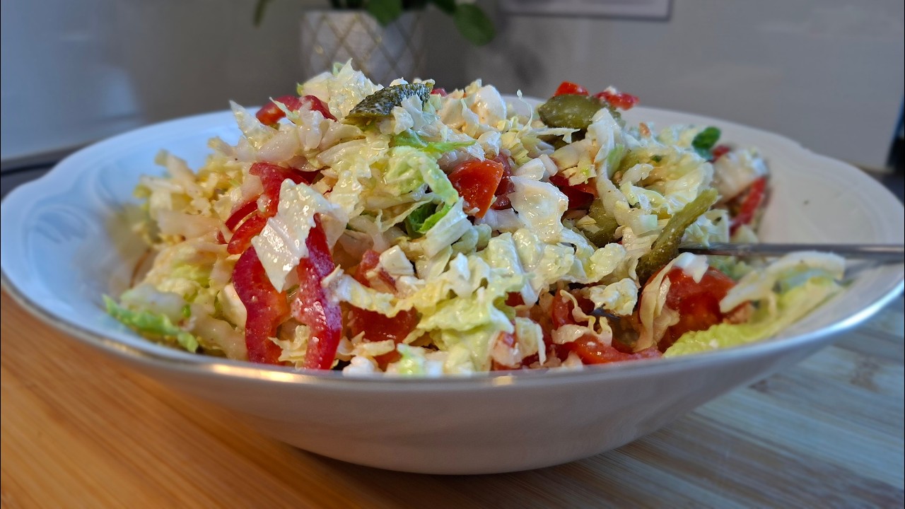 Pełna micha 😉 a tak mało kaloroii !👍  Najłatwiejsza - Sałatka z Kapusty Pekińskiej 👌  Bez majonezu 😉